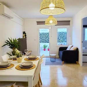 https://apartamento-centrico-con-patio-privado.catalonia-hotels.com